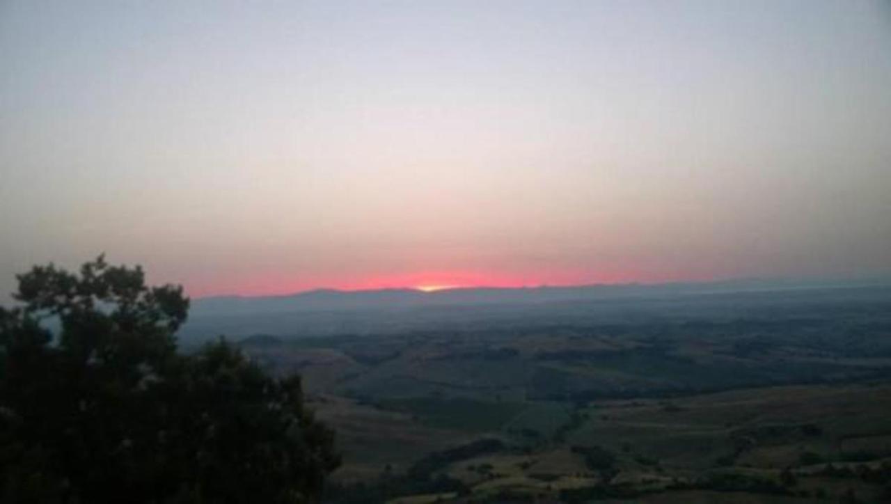B&B Il Glicine Montefollonico ภายนอก รูปภาพ